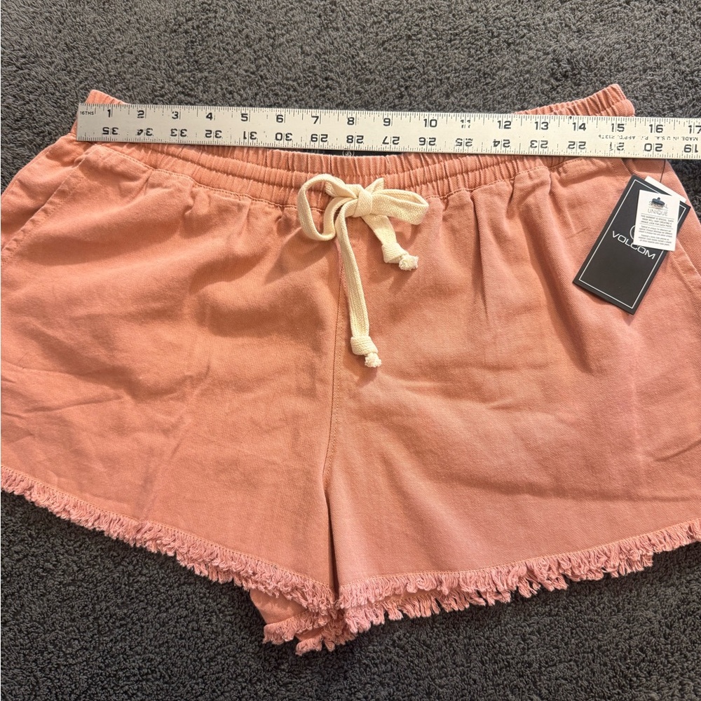 Volcom Women's Mauve Strutin High Waist Shorts- Size L NWT - Picture 3 of 5